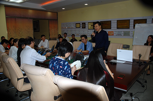 新品發(fā)布會現(xiàn)場，亞泰光電總經(jīng)理鄭總首先致詞