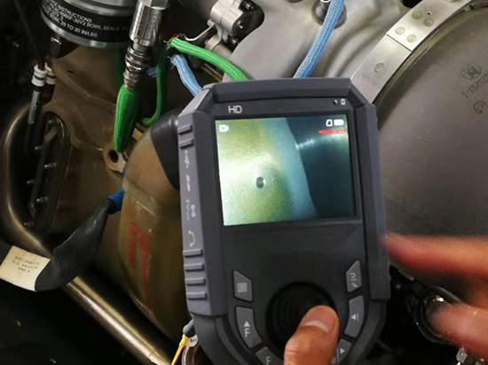 發(fā)現(xiàn)燃燒室里的漏油的問題